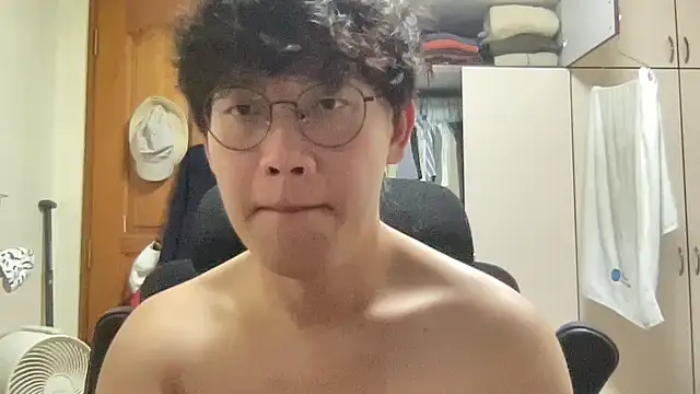 Snapshot of Passionatetwink2 chatting on 03-06-26, 10:34 Passionatetwink2 online show from 03-06-26, 10:34