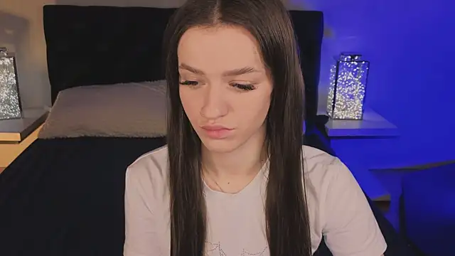 E l i z e  online show from 03-17-26, 05:11