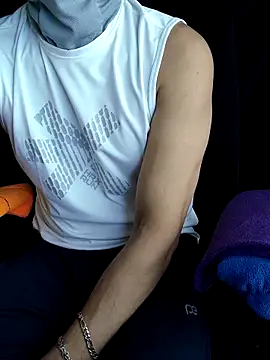 chocolate alone online show from 10-15-25, 06:35