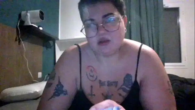 Snapshot of PirateXL chatting on 03-19-26, 12:25 PirateXL online show from 03-19-26, 12:25