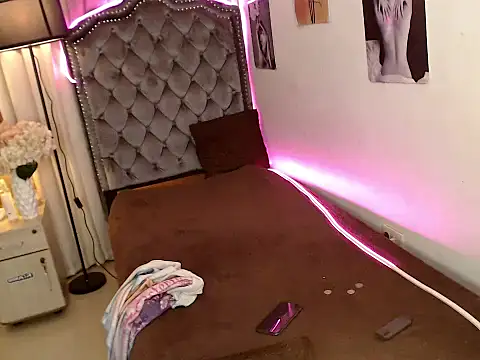 Snapshot of Heaven_Cock chatting on 01-18-26, 11:47 Heaven Cock online show from 01-18-26, 11:47