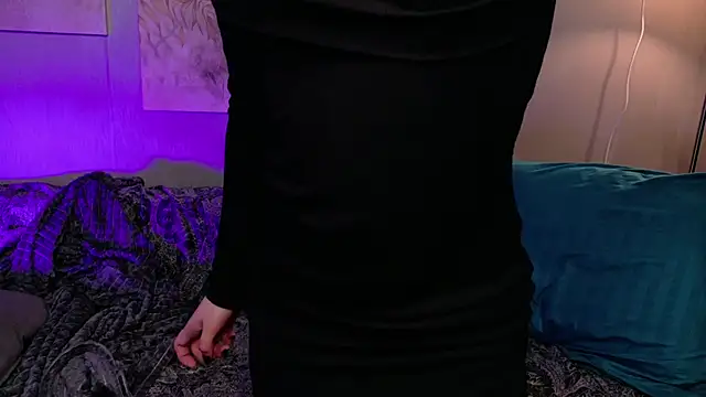 KikiMoor online show from 10-06-25, 08:56