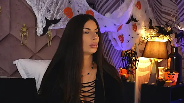 EvaRhea online show from 10-31-25, 03:51