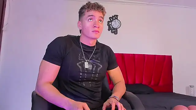 Snapshot of paull_george chatting on 10-06-25, 02:25 paull george online show from 10-06-25, 02:25