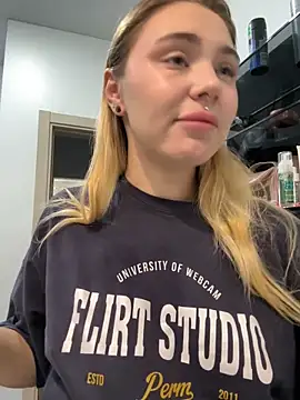 LunaMillie online show from 09-12-25, 04:34