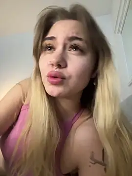 LunaMillie online show from 11-29-25, 12:41