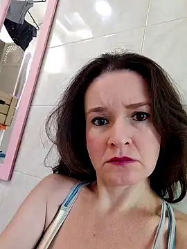 Snapshot of _anita_rojas chatting on 10-31-25, 02:40 anita rojas online show from 10-31-25, 02:40