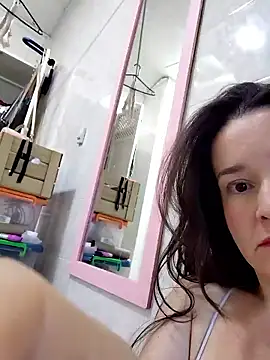 Snapshot of _anita_rojas chatting on 01-13-26, 02:11 anita rojas online show from 01-13-26, 02:11