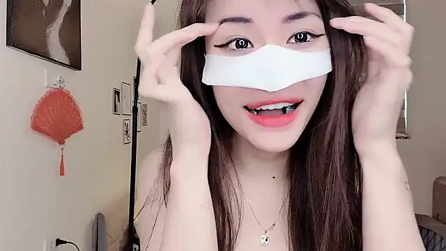 Snapshot of MaiLiiil chatting on 09-14-25, 04:22 MaiLiiil online show from 09-14-25, 04:22