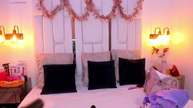 Snapshot of miyu_lu chatting on 12-17-25, 05:08 miyu lu online show from 12-17-25, 05:08