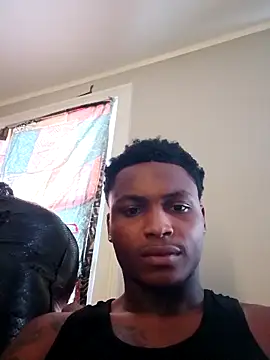 Snapshot of Dropdingo chatting on 10-21-25, 05:13 Dropdingo online show from 10-21-25, 05:13