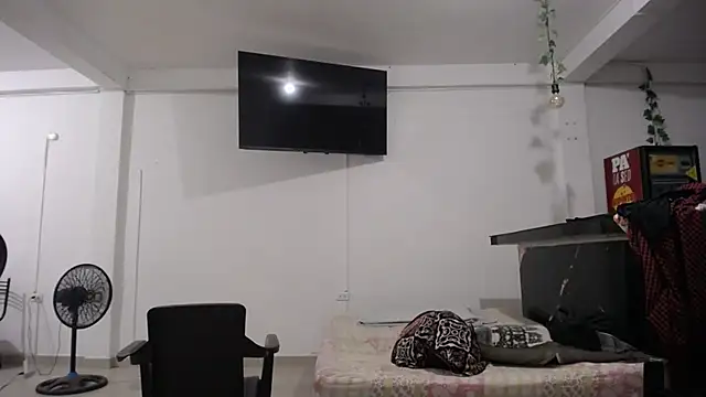 Snapshot of yohacriss chatting on 09-14-25, 08:30 yohacriss online show from 09-14-25, 08:30