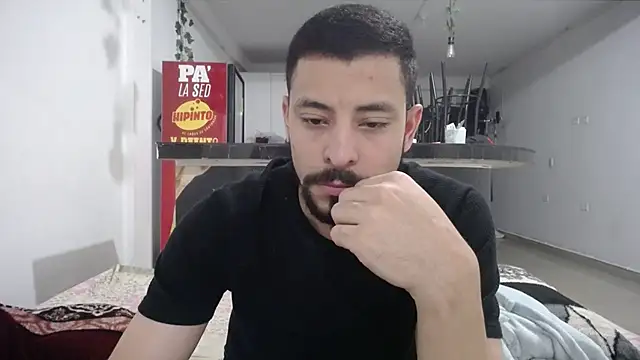 Snapshot of yohacriss chatting on 09-20-25, 03:40 yohacriss online show from 09-20-25, 03:40