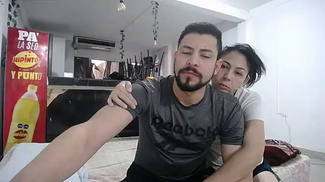 Snapshot of yohacriss chatting on 09-21-25, 06:42 yohacriss online show from 09-21-25, 06:42