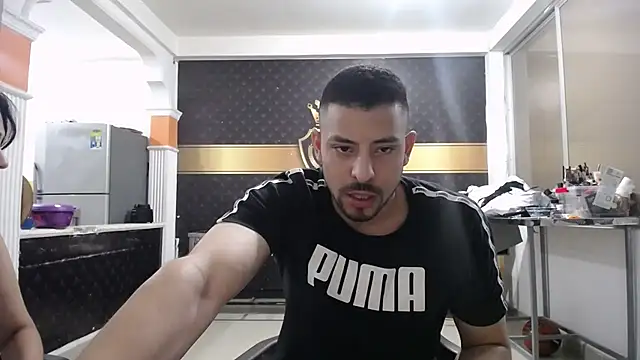 Snapshot of yohacriss chatting on 10-16-25, 10:22 yohacriss online show from 10-16-25, 10:22