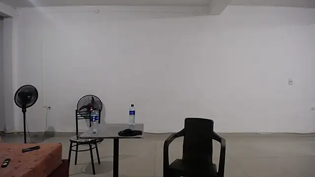 Snapshot of yohacriss chatting on 10-28-25, 05:44 yohacriss online show from 10-28-25, 05:44