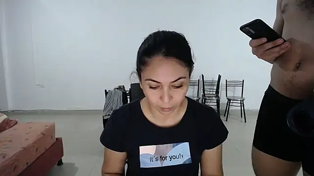 Snapshot of yohacriss chatting on 10-30-25, 05:31 yohacriss online show from 10-30-25, 05:31