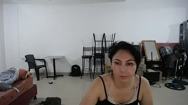 Snapshot of yohacriss chatting on 11-01-25, 04:58 yohacriss online show from 11-01-25, 04:58