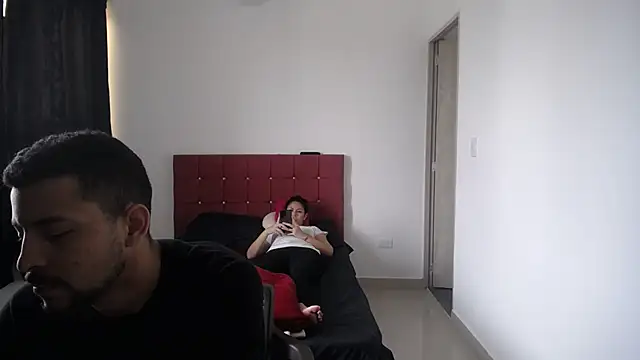 Snapshot of yohacriss chatting on 11-16-25, 01:39 yohacriss online show from 11-16-25, 01:39