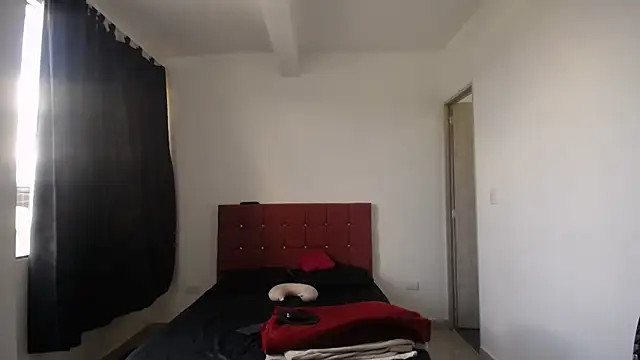 Snapshot of yohacriss chatting on 11-22-25, 06:51 yohacriss online show from 11-22-25, 06:51