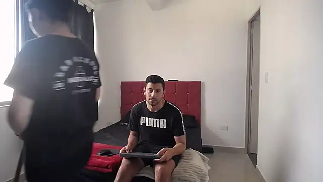 Snapshot of yohacriss chatting on 12-02-25, 06:47 yohacriss online show from 12-02-25, 06:47