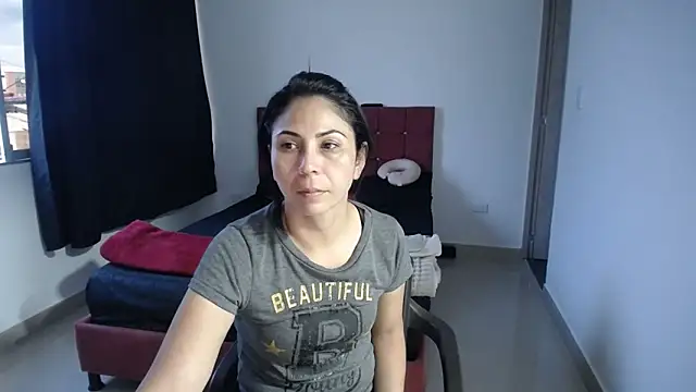 Snapshot of yohacriss chatting on 12-04-25, 10:29 yohacriss online show from 12-04-25, 10:29