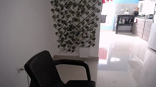 Snapshot of yohacriss chatting on 12-14-25, 07:29 yohacriss online show from 12-14-25, 07:29