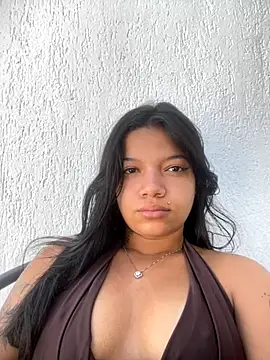 Snapshot of lola_bn chatting on 09-29-25, 02:11 lola bn online show from 09-29-25, 02:11