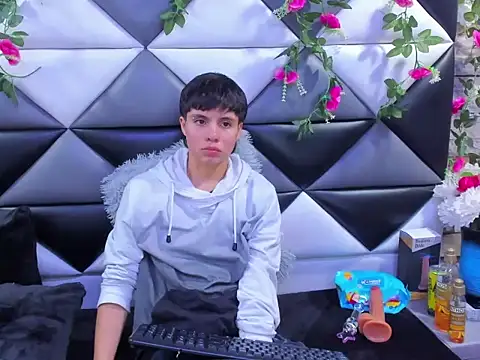 Bruno Cruzz online show from 10-24-25, 02:41