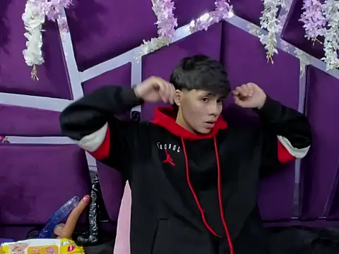 Snapshot of Bruno_Cruzz chatting on 02-01-26, 02:10 Bruno Cruzz online show from 02-01-26, 02:10