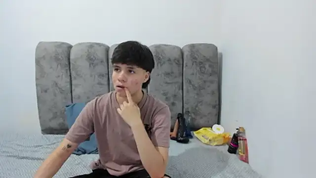 Snapshot of Bruno_Cruzz chatting on 03-29-26, 02:44 Bruno Cruzz online show from 03-29-26, 02:44