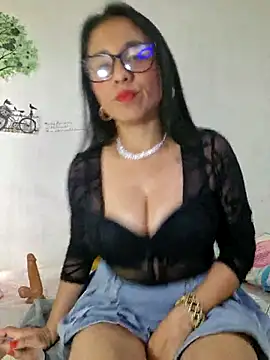 Snapshot of SofiiMilf chatting on 05-06-26, 07:19 SofiiMilf online show from 05-06-26, 07:19