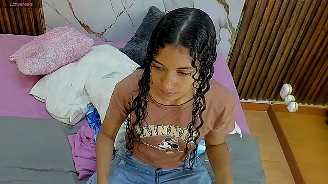 VictoriaDuart online show from 09-21-25, 08:10