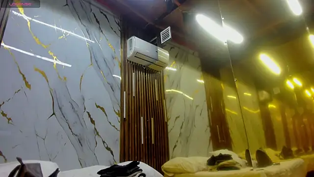 VictoriaDuart online show from 04-18-26, 08:31