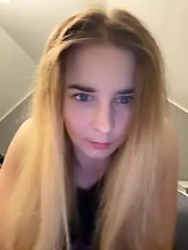 ellieen online show from 11-09-25, 09:57