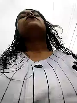 Snapshot of KAREN-25_ chatting on 09-18-25, 12:18 KAREN-25  online show from 09-18-25, 12:18