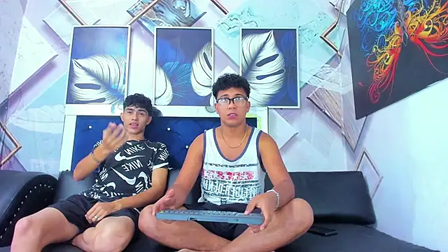 Snapshot of Xxx_hot3 chatting on 01-09-26, 02:20 Xxx hot3 online show from 01-09-26, 02:20