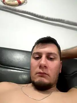 Snapshot of bogerkek chatting on 12-19-25, 01:18 bogerkek online show from 12-19-25, 01:18