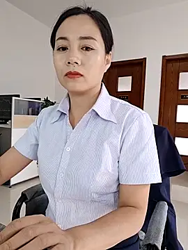 Snapshot of bingxin- chatting on 09-29-25, 06:40 bingxin- online show from 09-29-25, 06:40