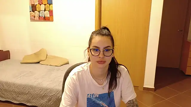 Snapshot of LexieRosse chatting on 02-01-26, 05:11 LexieRosse online show from 02-01-26, 05:11