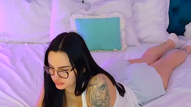 Snapshot of LexieRosse chatting on 02-16-26, 07:04 LexieRosse online show from 02-16-26, 07:04