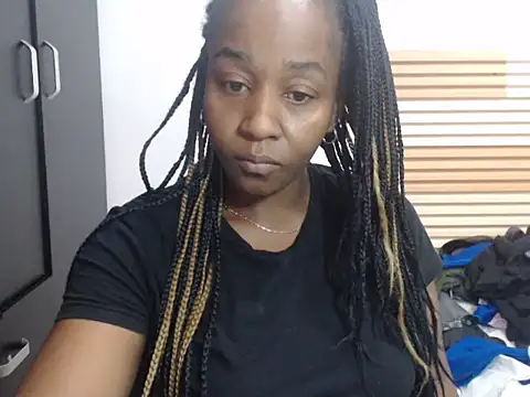 Snapshot of matilde_hot chatting on 10-01-25, 06:03 matilde hot online show from 10-01-25, 06:03