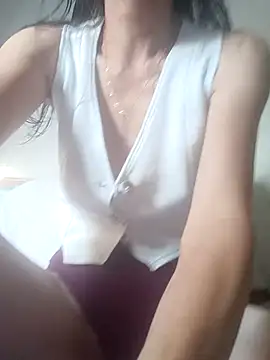 Snapshot of zaira_spice chatting on 12-14-25, 01:05 zaira spice online show from 12-14-25, 01:05