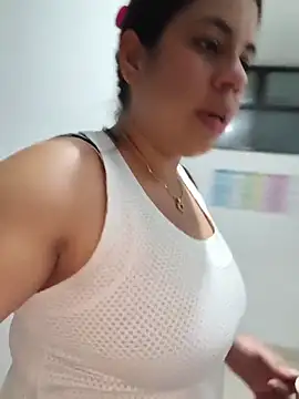 GabyMontenegro online show from 04-08-26, 11:32