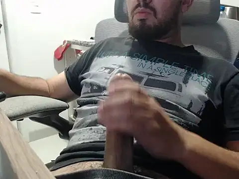 Snapshot of PoneiHetero chatting on 10-15-25, 04:01 PoneiHetero online show from 10-15-25, 04:01