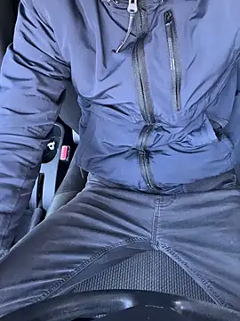 Snapshot of bmwe71 chatting on 02-19-26, 12:34 bmwe71 online show from 02-19-26, 12:34