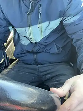 Snapshot of bmwe71 chatting on 03-06-26, 12:45 bmwe71 online show from 03-06-26, 12:45