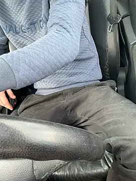 Snapshot of bmwe71 chatting on 03-12-26, 01:50 bmwe71 online show from 03-12-26, 01:50