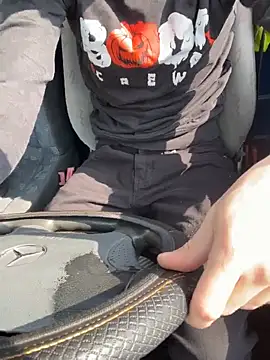 Snapshot of bmwe71 chatting on 03-16-26, 09:57 bmwe71 online show from 03-16-26, 09:57