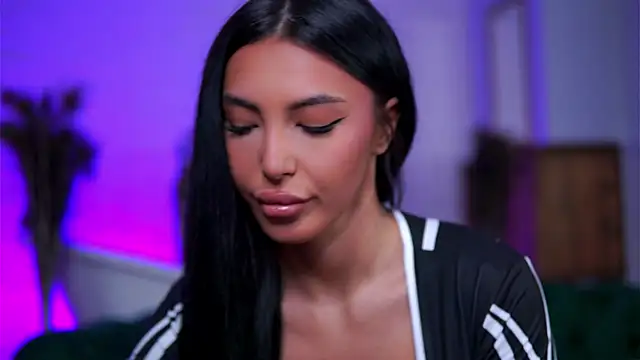 Snapshot of AishaaDevoe chatting on 01-11-26, 09:09 AishaaDevoe online show from 01-11-26, 09:09